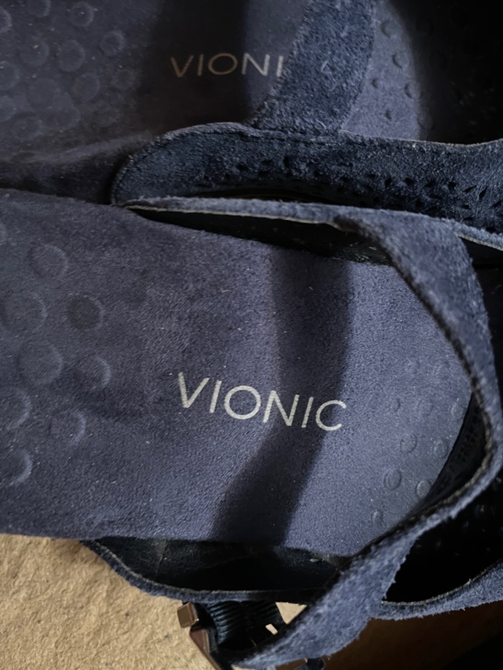 Vionic Navy Suede Mary Jane Clog with Buckle Size 9 In Excellent Condition - Picture 10 of 12